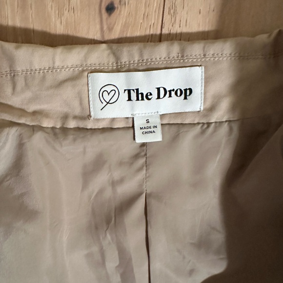 The Drop Noa Trenchcoat - Picture 3 of 11